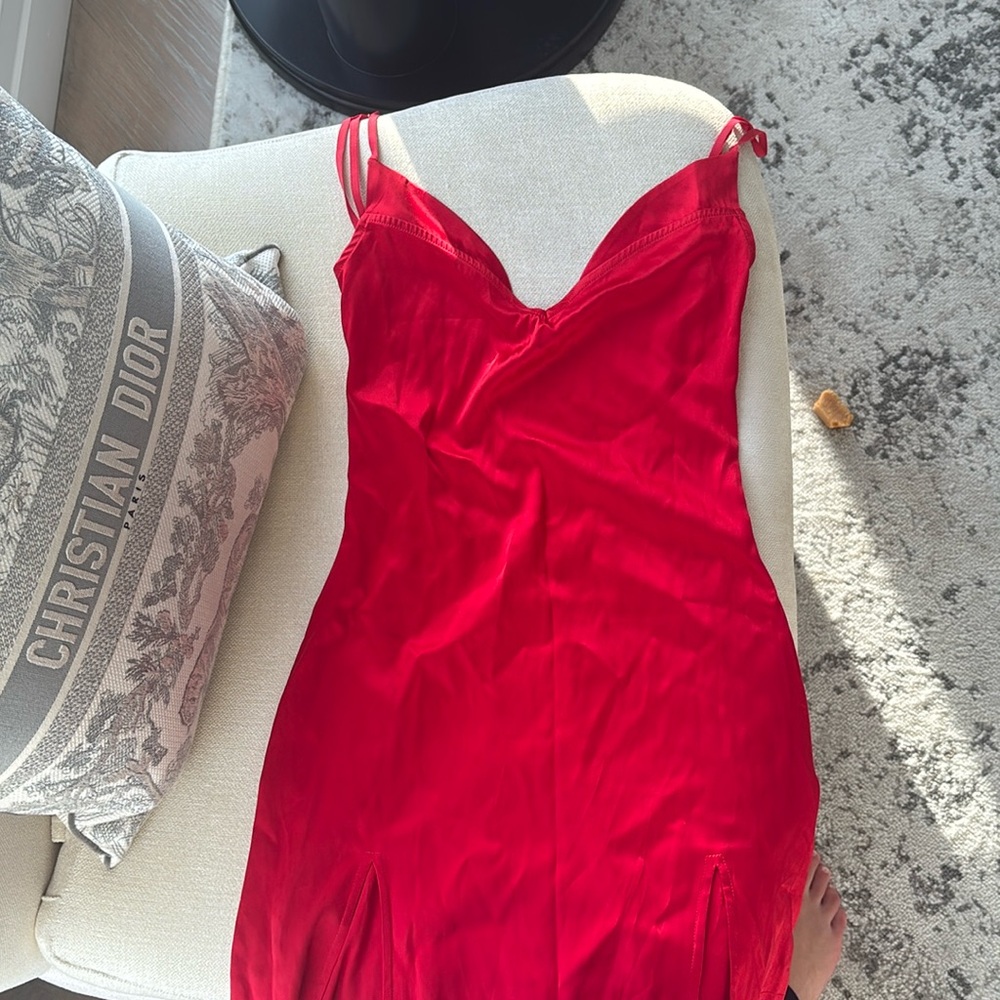 Are you am I backless red dress
